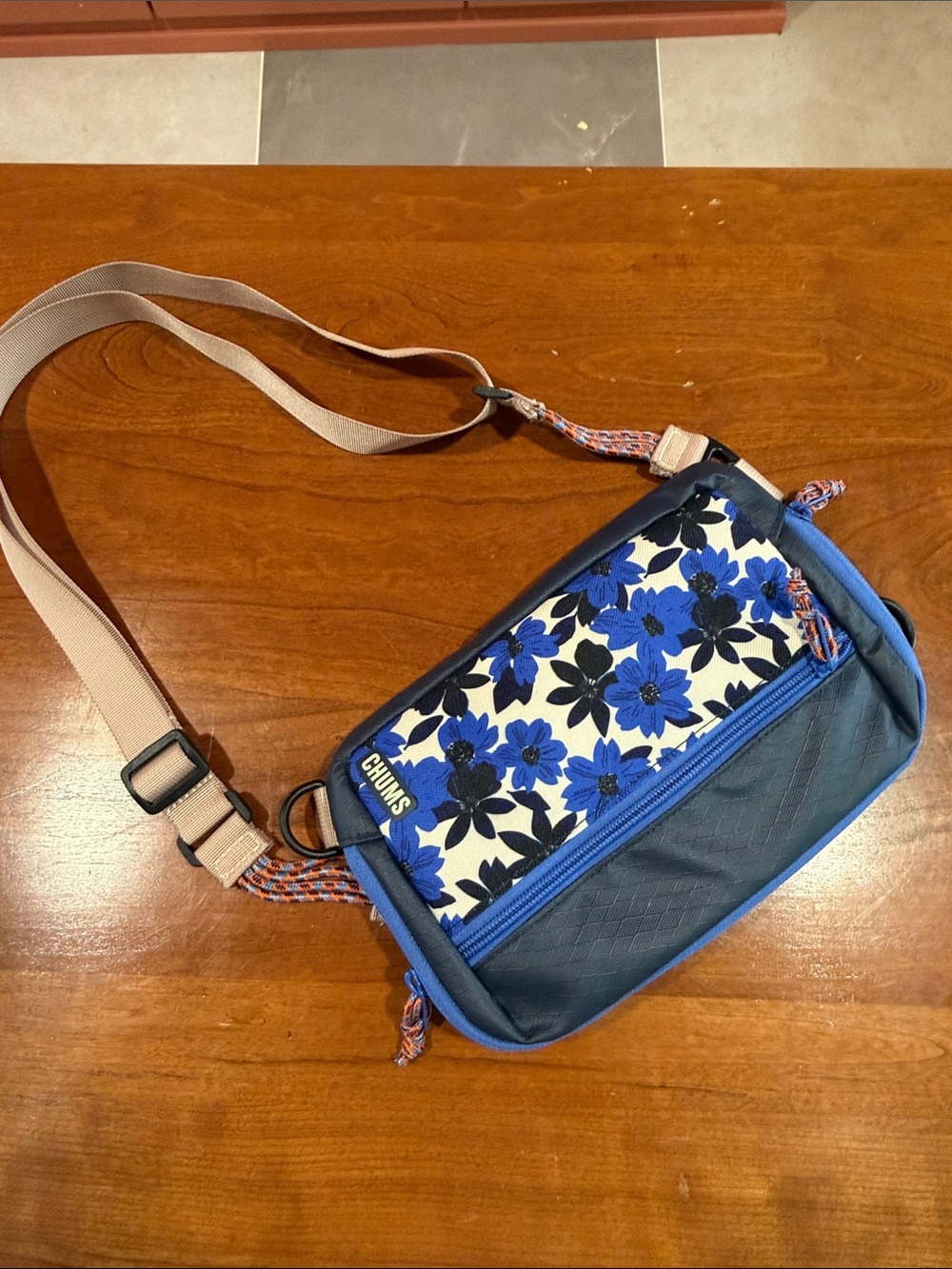 CHUMS Blue Floral Crossbody Bag for Women